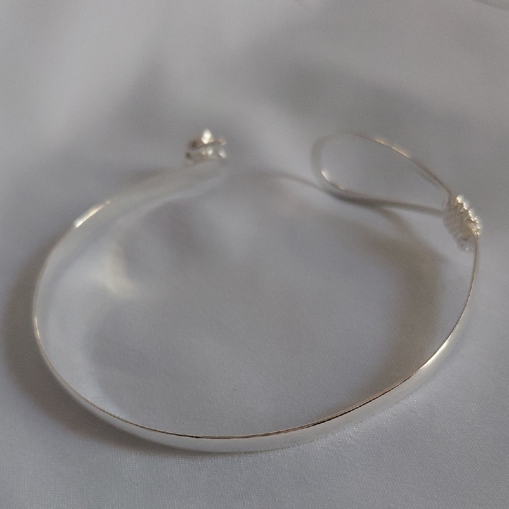 Chic Silver Women's Bracelet - Picture 8 of 9